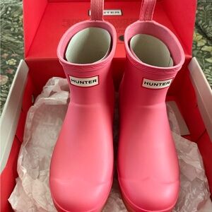 Hunter Women’s Bright Pink Rain Boots (Like New)